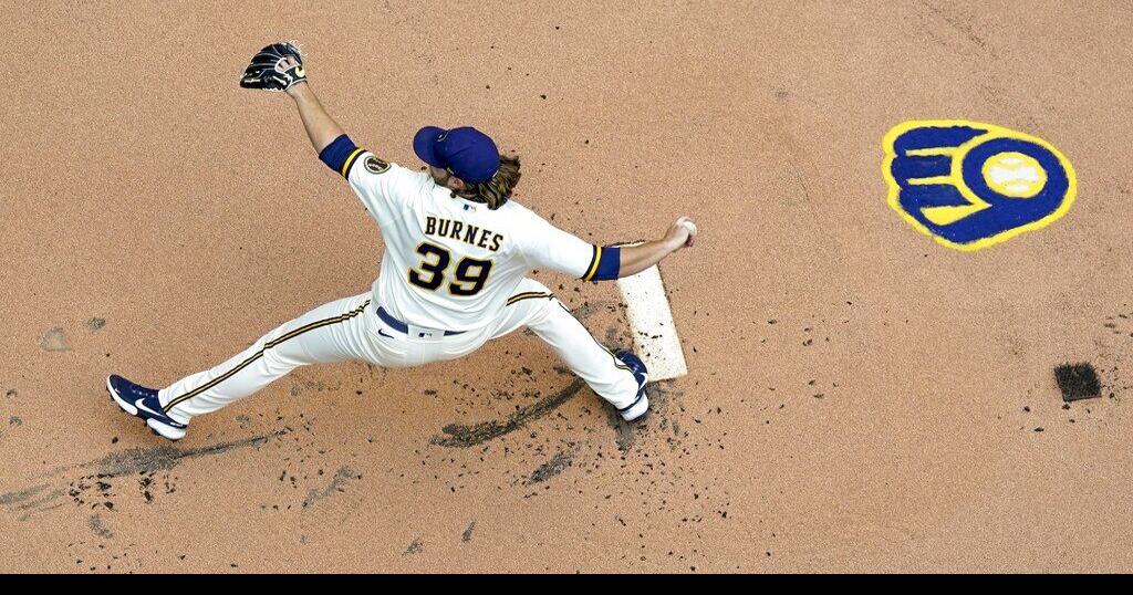 Brewers full doubleheader sweep of Giants; Peralta exits early | Milwaukee Brewers