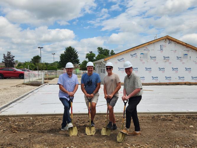 A new sports bar and indoor golf facility is coming to Waukesha