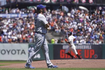 Giants fall to Dodgers in 10 innings 3-2