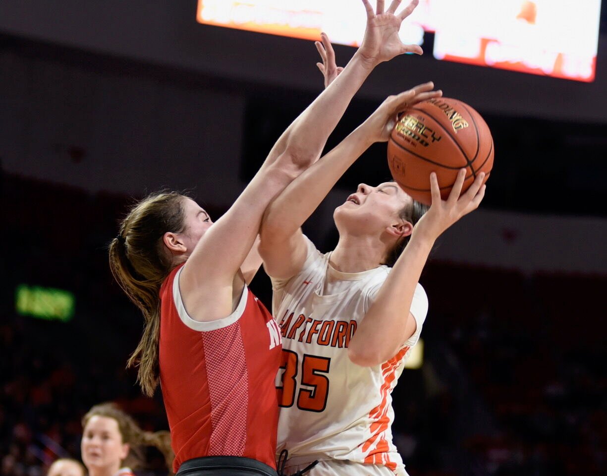 Ziebell puts up 40 points, leading Neenah past Hartford Union in D1 state semifinal