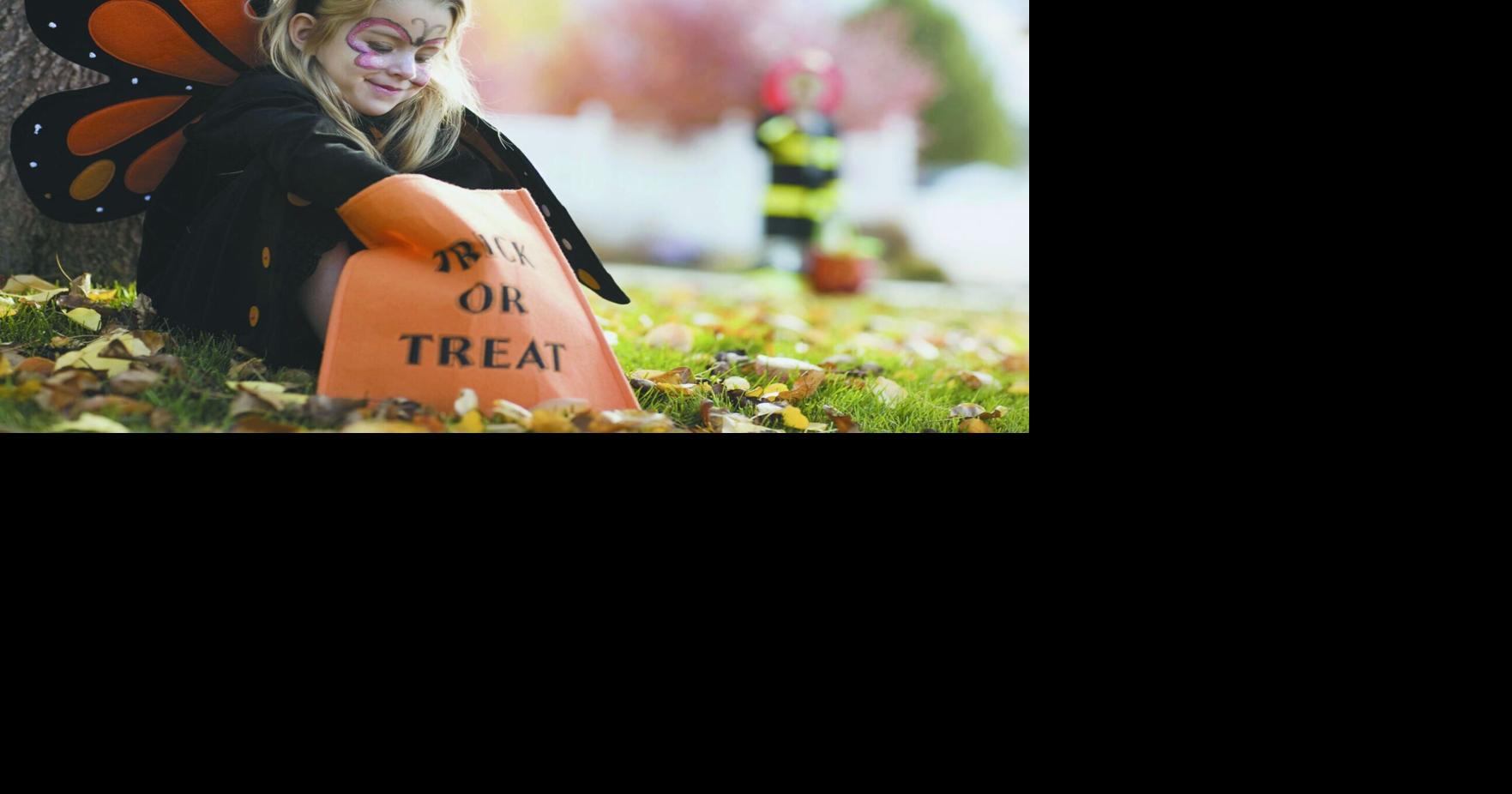Fireman Kenny teaches Halloween safety to kids