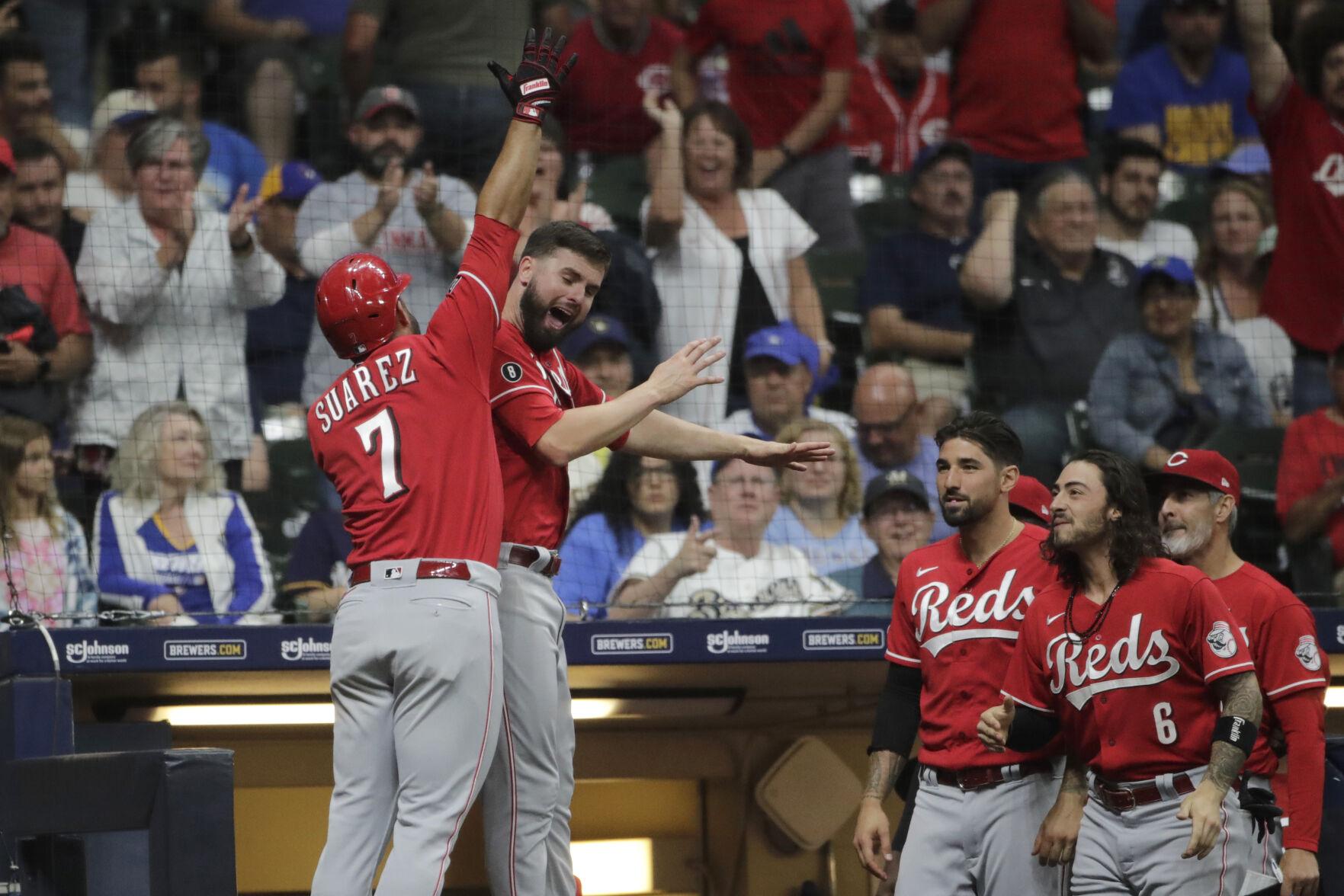 Suárez HR off Hader in 9th lifts Reds over Brewers 4-3