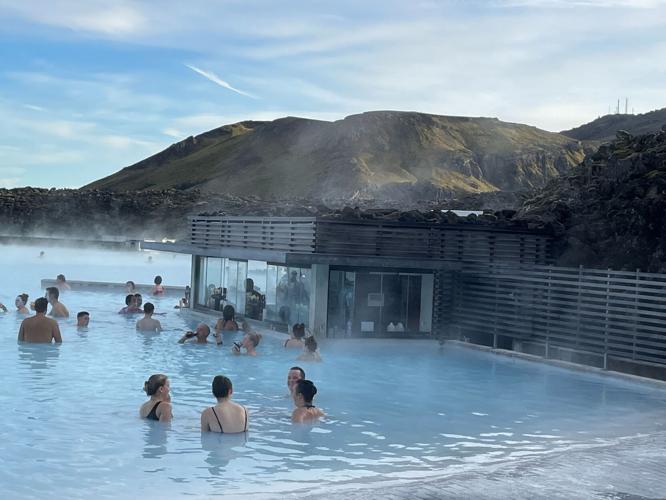 Iceland's Blue Lagoon Closes After Thousands of Earthquakes - The New York  Times