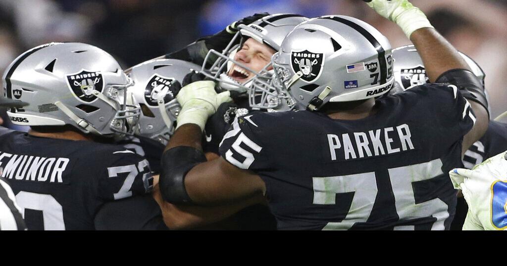 Raiders eliminate Chargers, make playoffs with 35-32 OT win - The