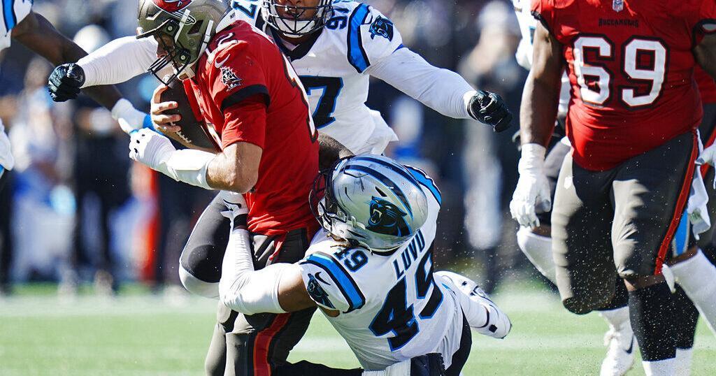 Panthers stun Brady, Bucs 21-3 as Tampa Bay drops beneath .500 | Sports activities Panthers stun Brady, Bucs 21-3 as Tampa Bay drops beneath .500 | Sports activities