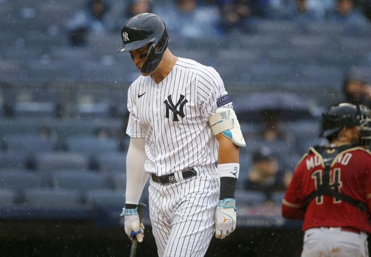 Fernando Tatis Jr. homers twice, adds epic bat flip