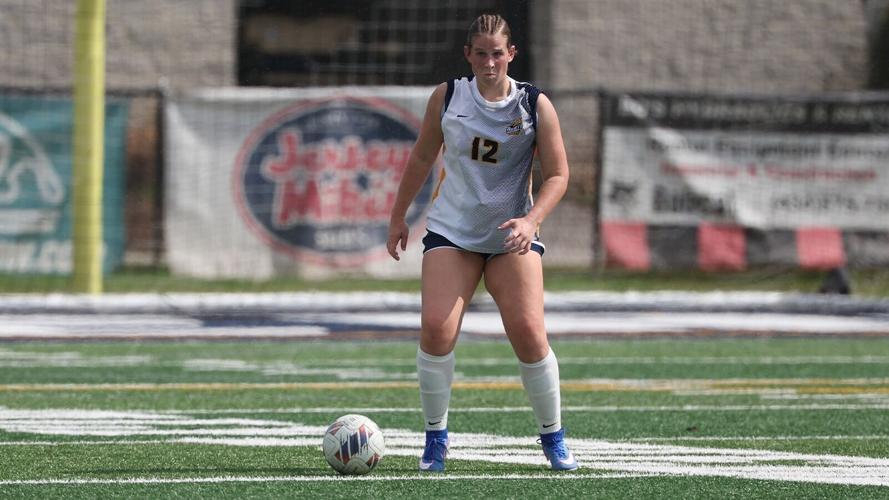 Women's soccer defeated by Lynchburg