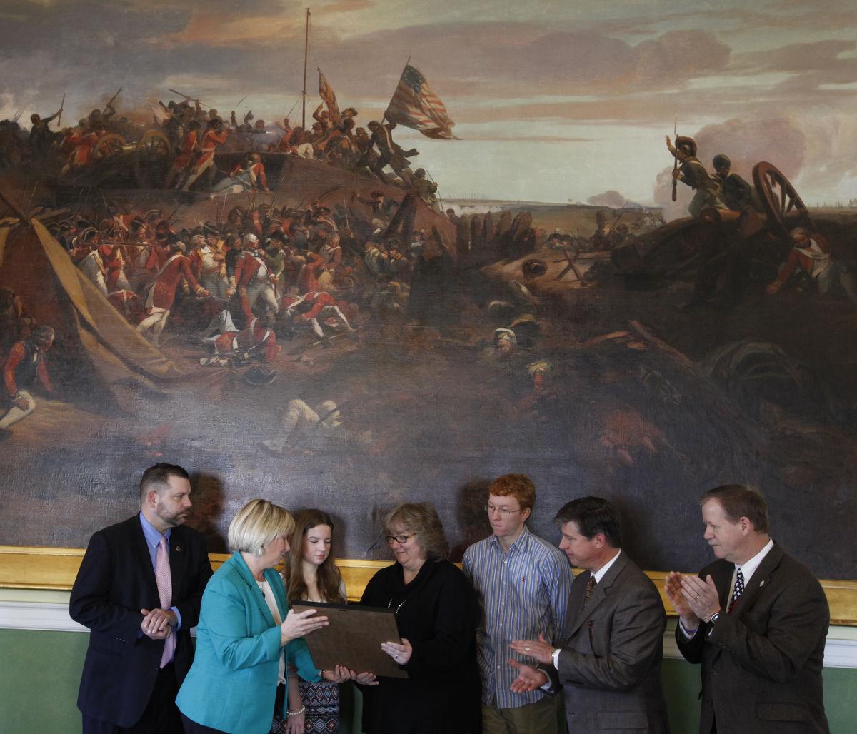 Family Of Fallen Soldier Recognized By General Assembly State