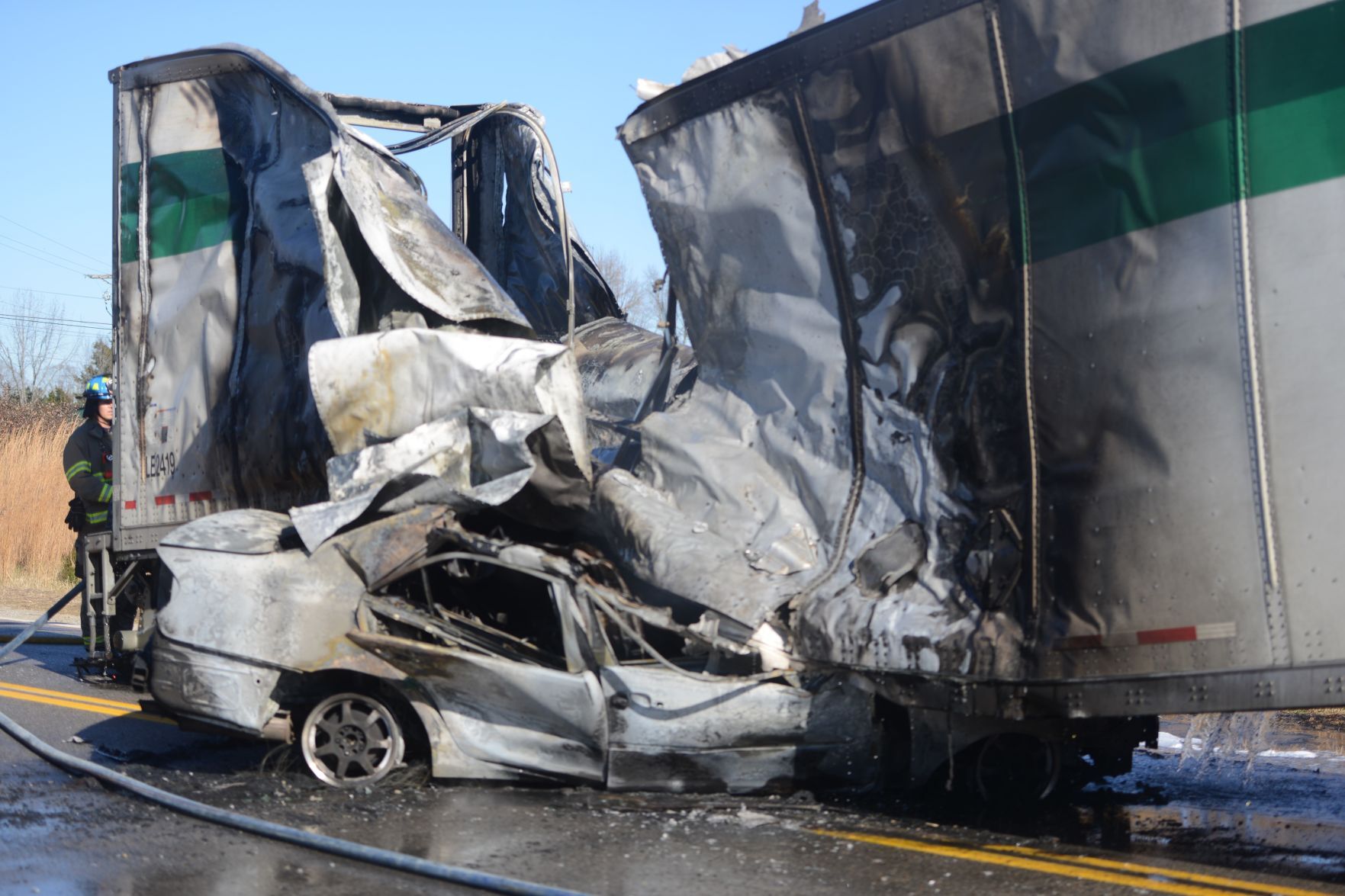 driver dies in fiery one-vehicle accident near lowell highway 58 herald on fatal car accident oregon today hwy 58