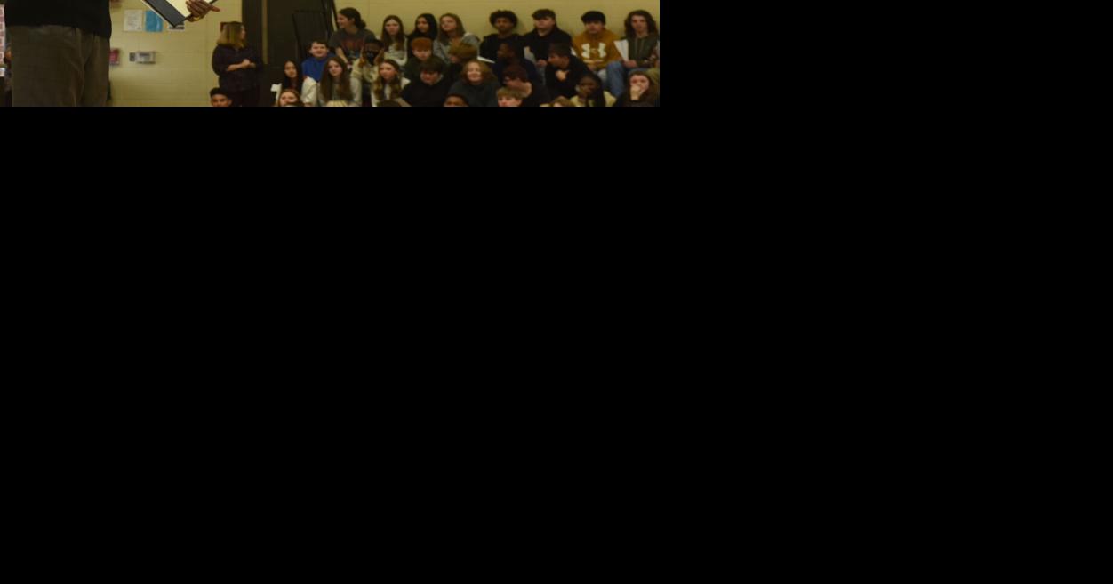 'Tallest Man in America' gives antibullying speech at Tunstall Middle