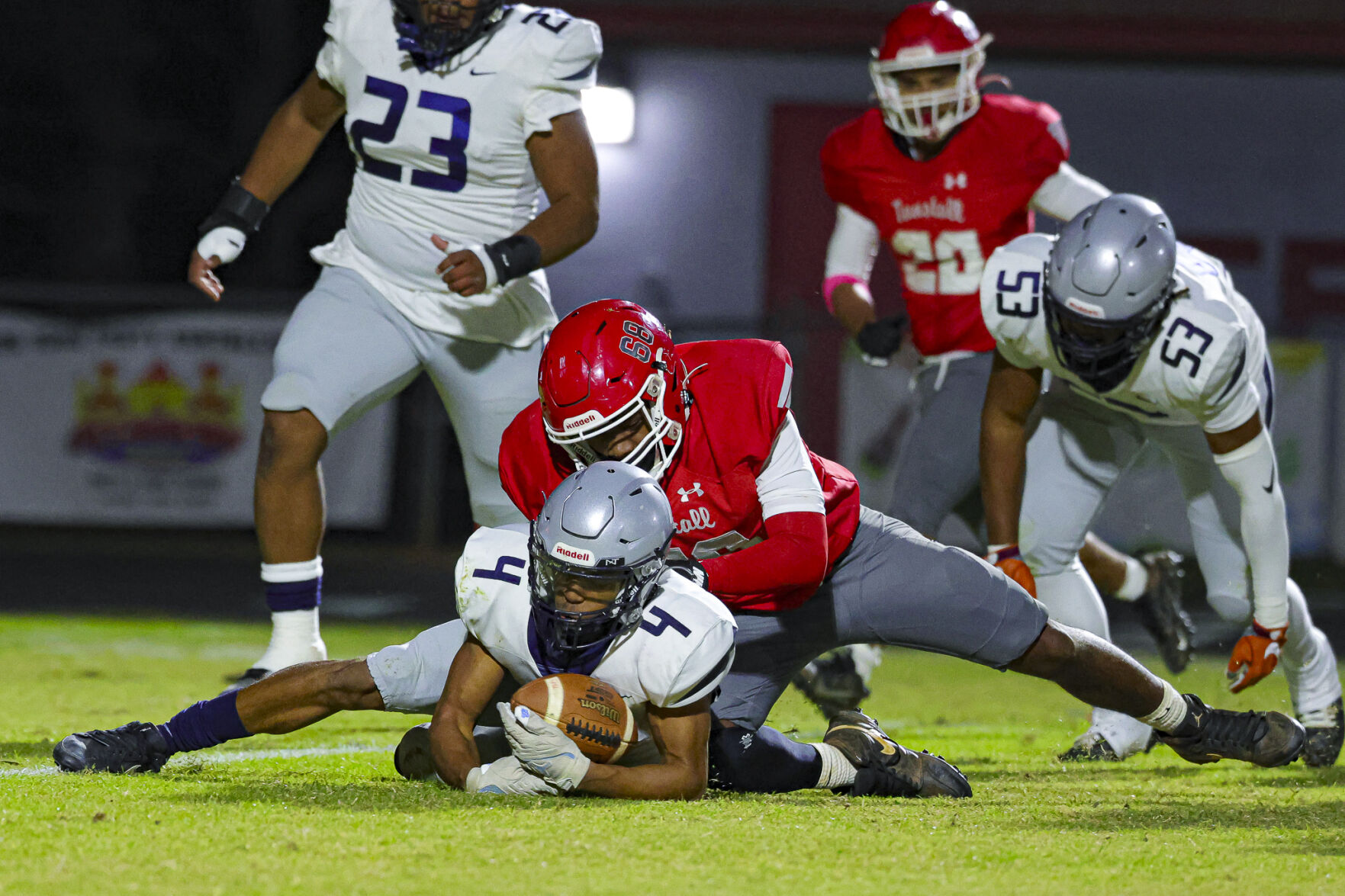 Eagles blow out Trojans in road victory