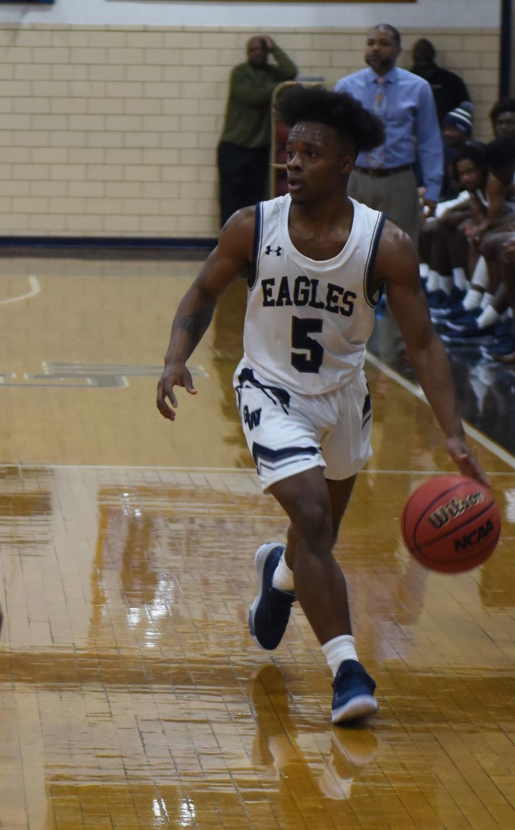 Dixon Carving Out Role On Gw Boys Basketball Team High School