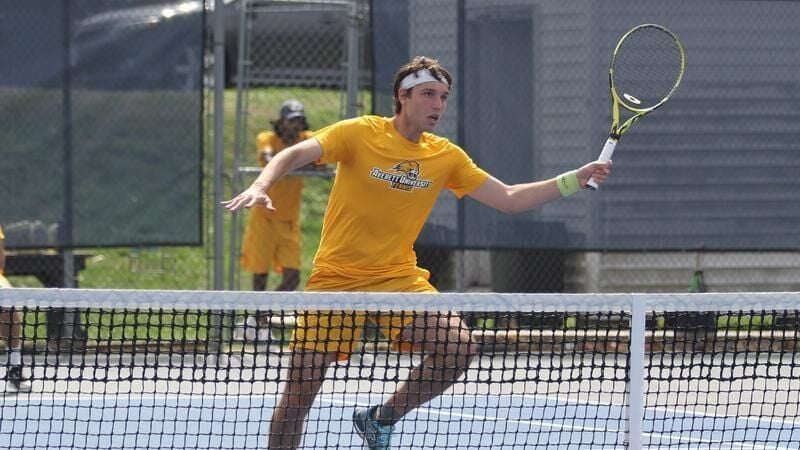 No. 58 men’s tennis bow out in razor-thin ODAC semifinals to No. 41 Shenandoah