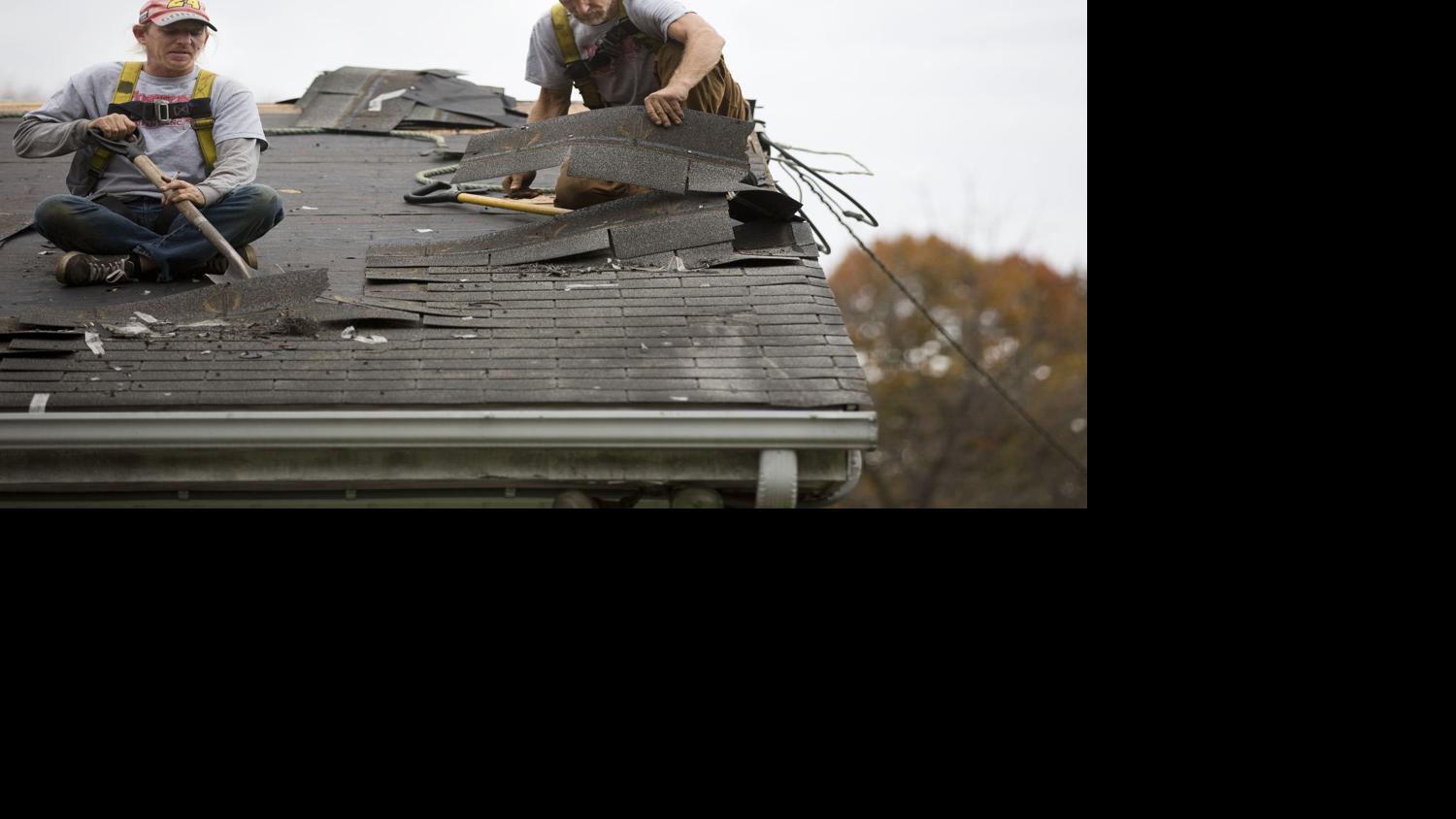 Roofers Scramble In Wake Of Relentless Saturating Rainstorms Business News Godanriver Com