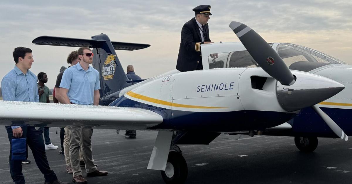 5804 Go Averett University debuts newest plane for aviation program