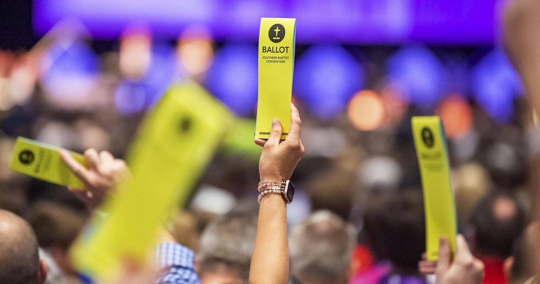 Southern Baptists refuse to take back megachurch because it has women pastors - Vimarsana News