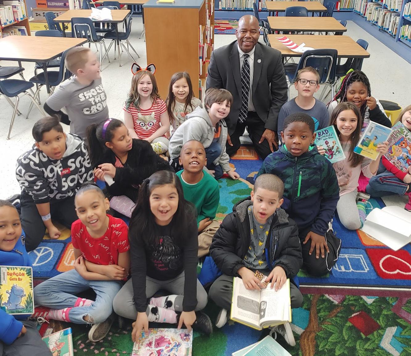 Forest Hills Elementary School hosts Mystery Readers