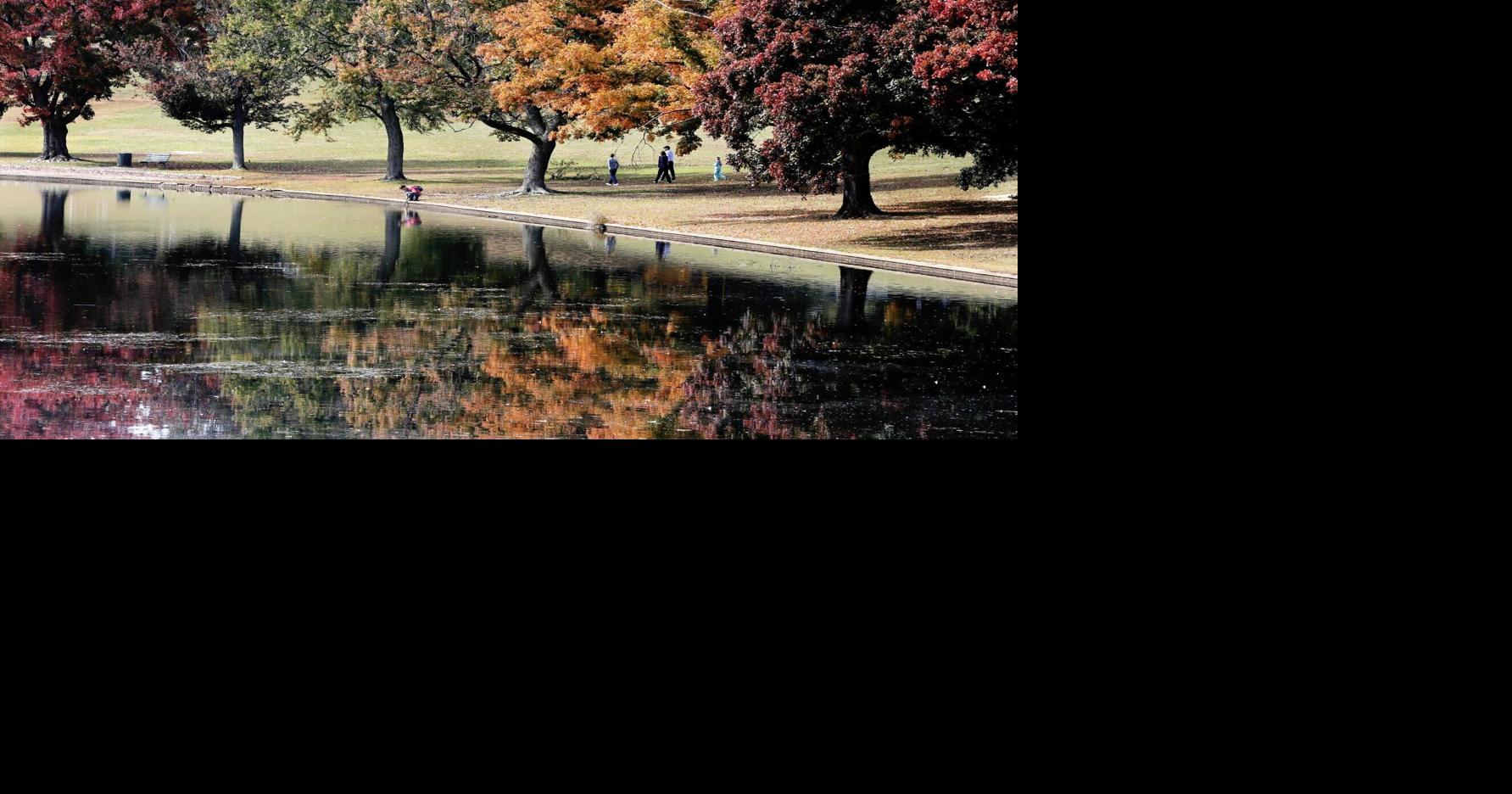 When will fall foliage peak in Virginia mountains?