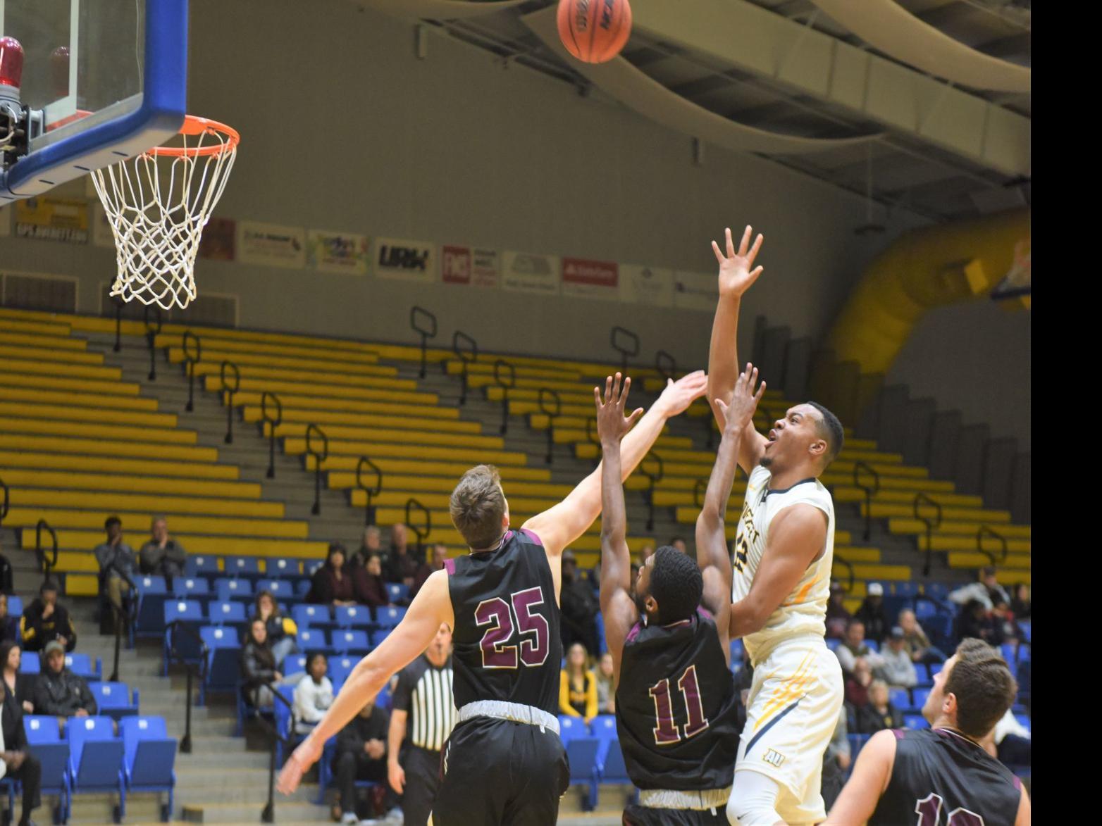 Averett Men S Basketball Completes Comeback Against Roanoke