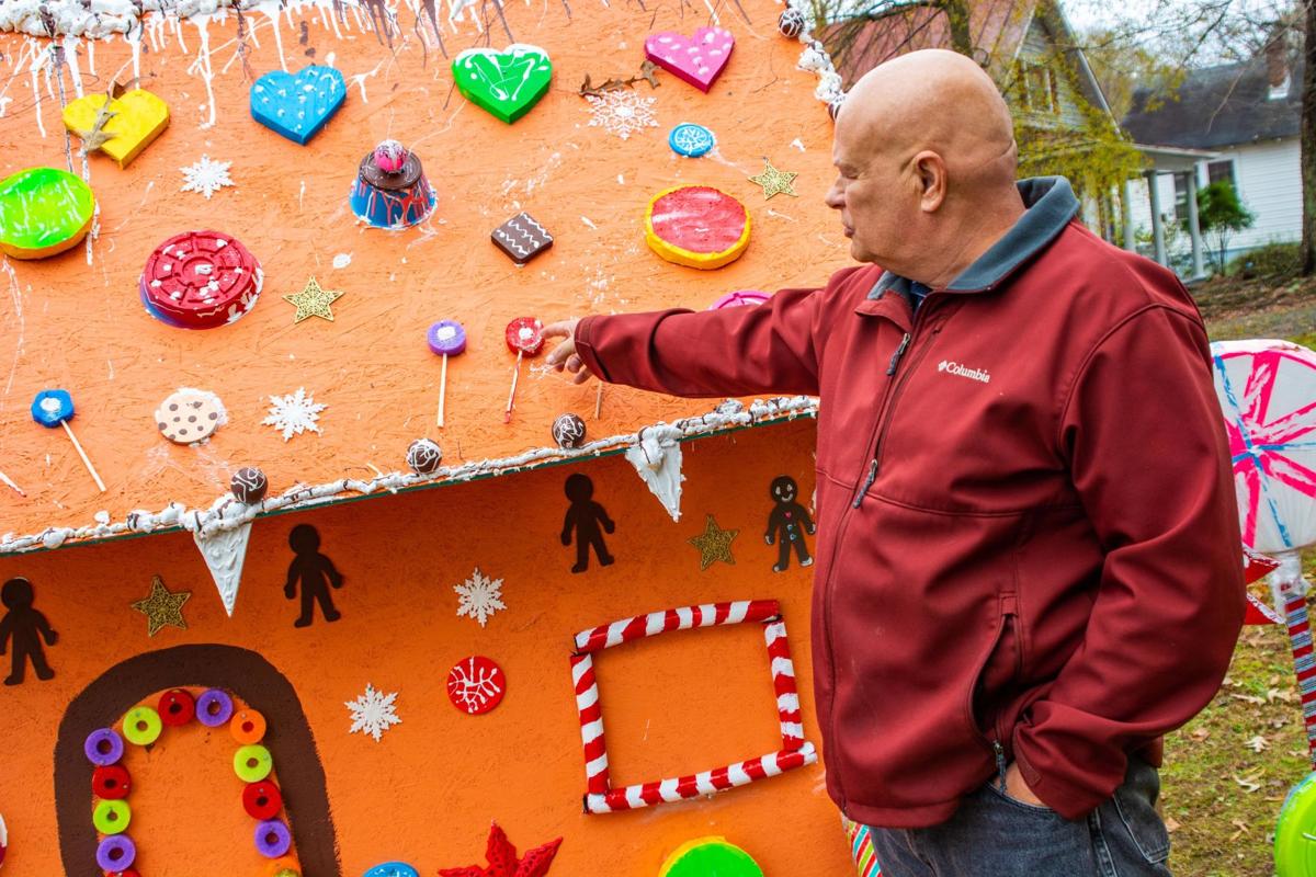 Photos: Giant gingerbread house | Local News | godanriver.com