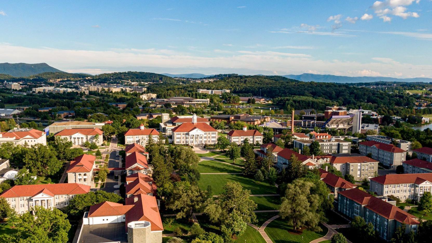 Jmu Shifting To Online Classes Asking Students To Leave Campus After 500 Coronavirus Cases State And Regional News Godanriver Com Jmu Graduation 2022 Casey