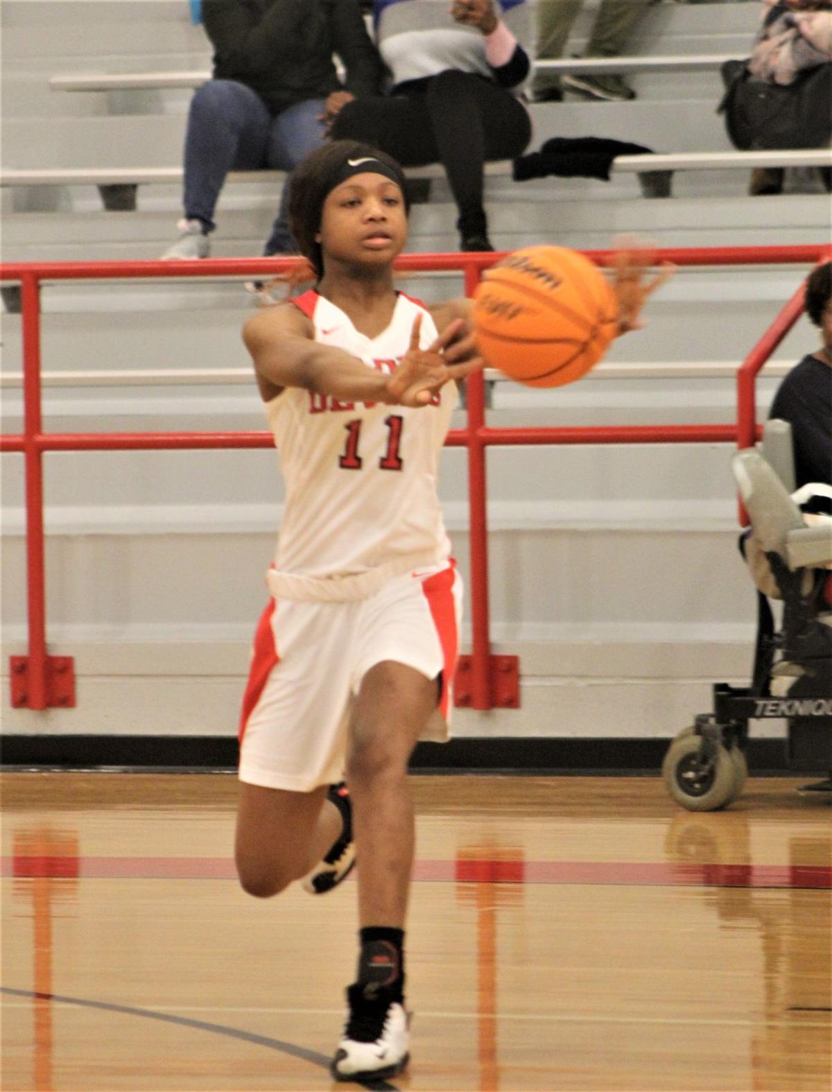 Defense Keys Clinton Advance Past Pendleton Goclinton Com