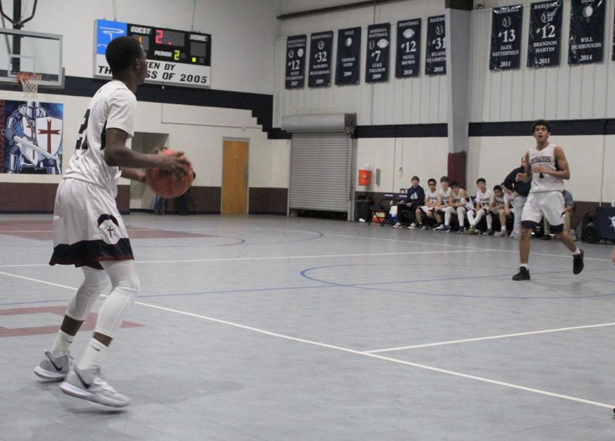 Crusaders Withstand Hurricane Warnings Sports Golaurens Com
