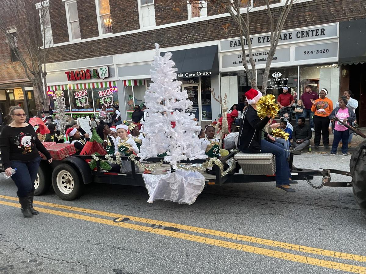 Laurens Sc Christmas Parade 2022 Photos: Laurens Christmas Parade Rolls Up West Main St. | News |  Golaurens.com