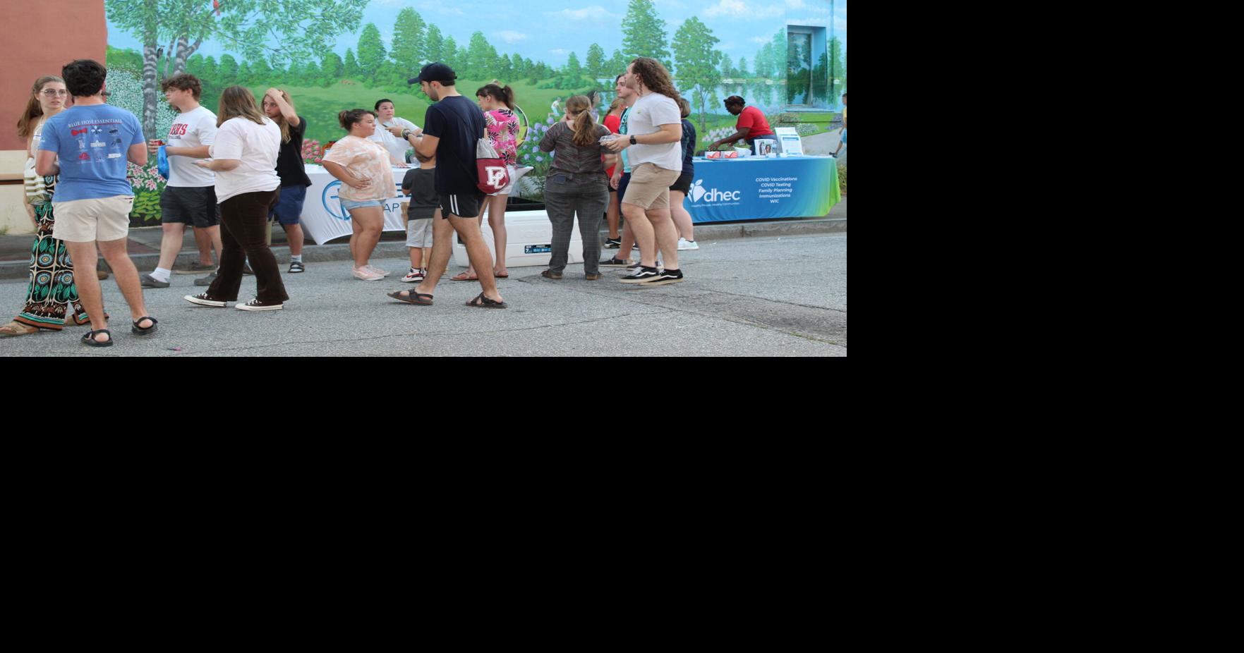 PHOTOS Back PC party in downtown Clinton News