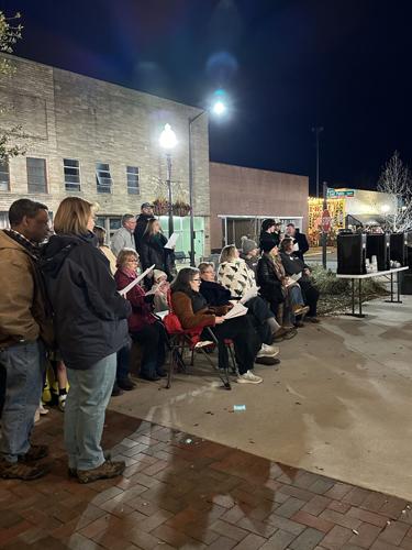 PHOTOS: Hundreds participate in downtown Pop Up Praise event | News ...
