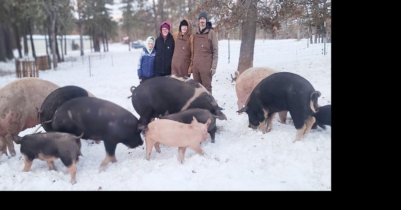 Couple go whole hog on pig farm | Features | goldendalesentinel.com
