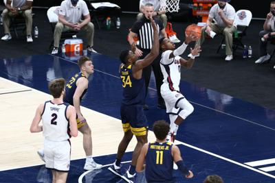 Men S Basketball Zags Get Win After Jalen Suggs Injury Scare Sports Gonzagabulletin Com