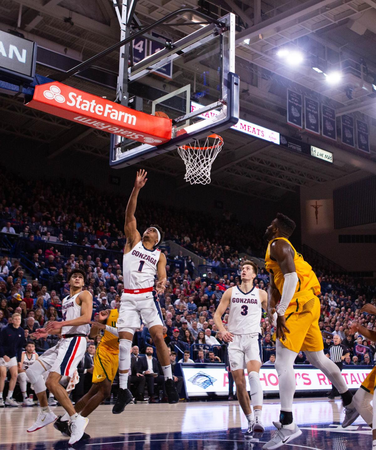 Gonzaga Bulldogs Defeat Usf 71 54 After Disappointing First Half