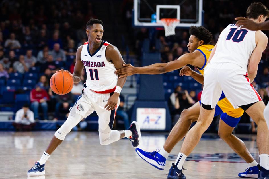 Men S Basketball Joel Ayayi Finds His Footing In Bigger Role