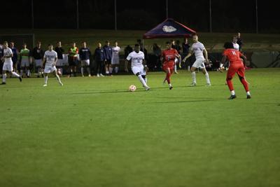 Men's soccer notches second-straight win, defeats UC San Diego 2-0