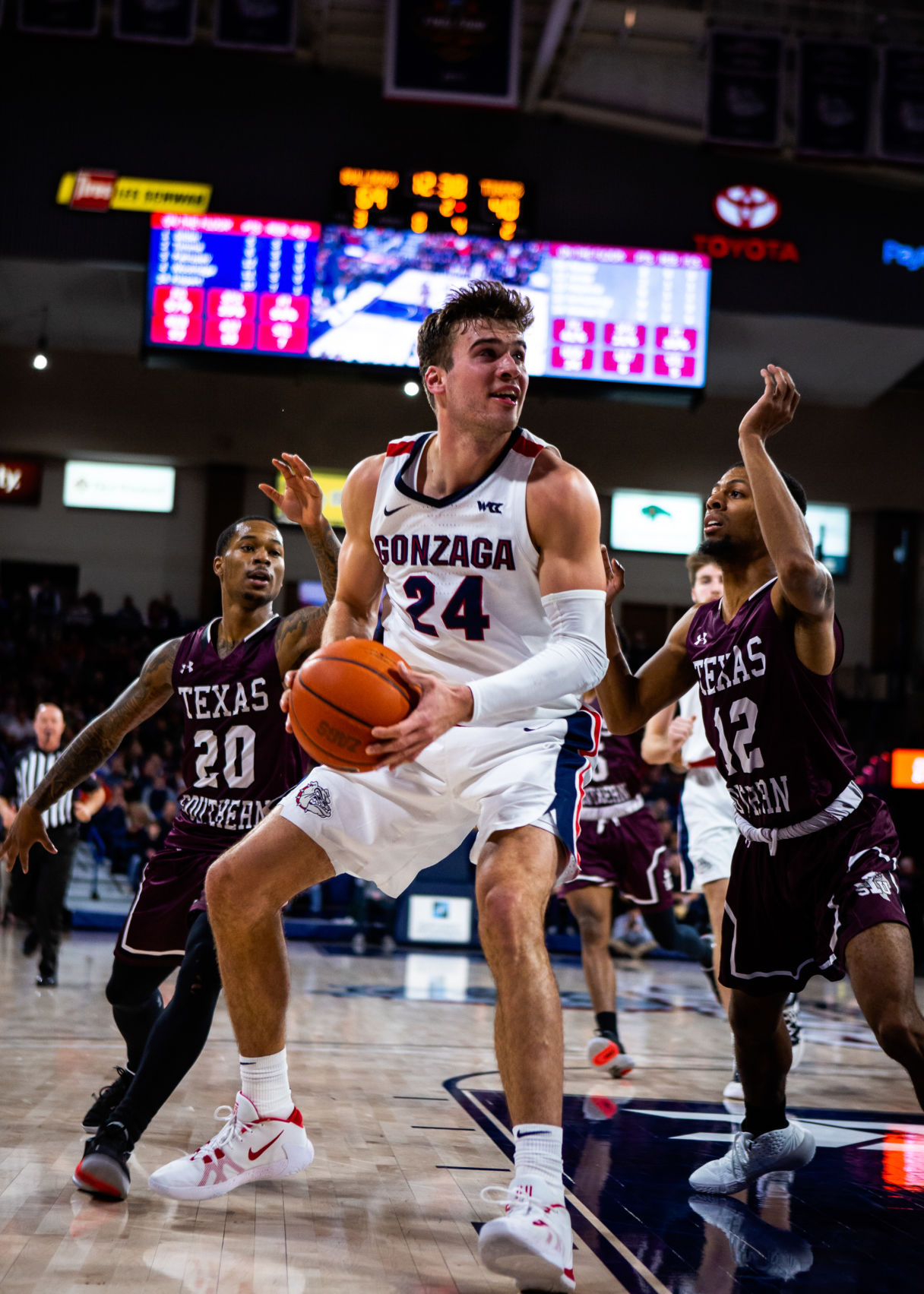 gonzaga basketball roster 2018