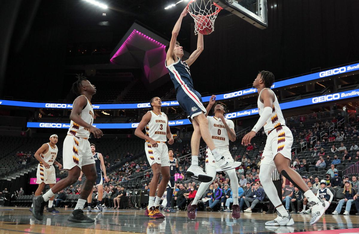 Men S Basketball Kick Off Vegas Invite With 107 54 Win Over Cmu Sports Gonzagabulletin Com