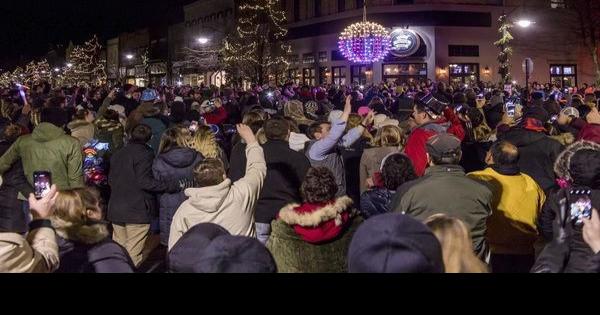 Rocky Mount Va Christmas Parade 2022 Fursuit Downtown Ball Drop Planned For New Year's Eve | Local News |  Grandhaventribune.com