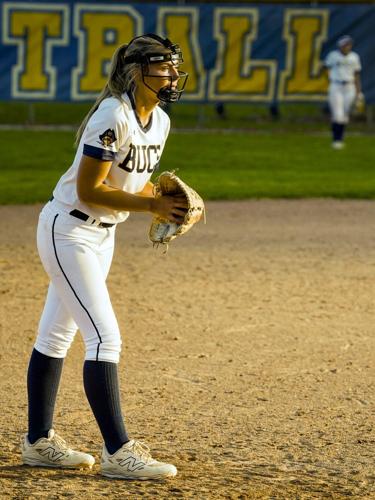 Bucs show championship potential in split with No. 2 Hudsonville ...