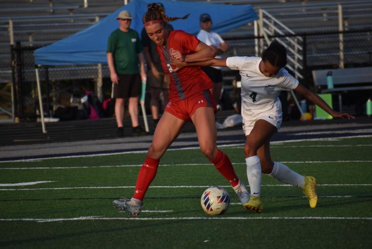 Laker soccer eases into regionals with demolition of Reeths-Puffer ...
