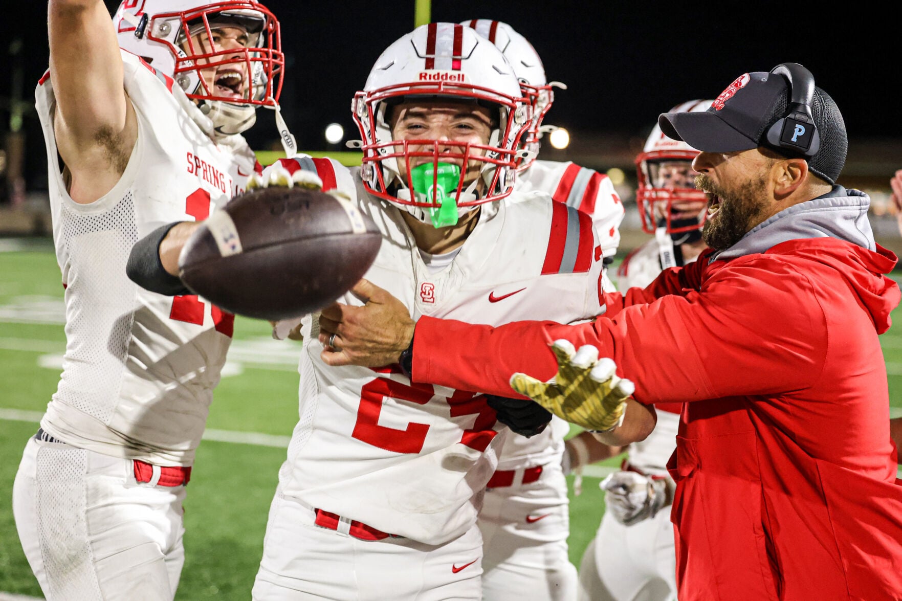 Spring Lake keeps playoff hopes alive with late TD at Wayland | Sports ...