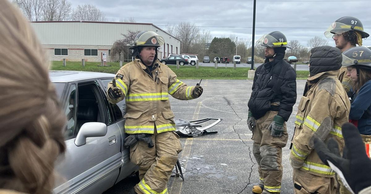 Local Firefighters 'Through the eyes of a firefighter': Local firefighters perform hands ...