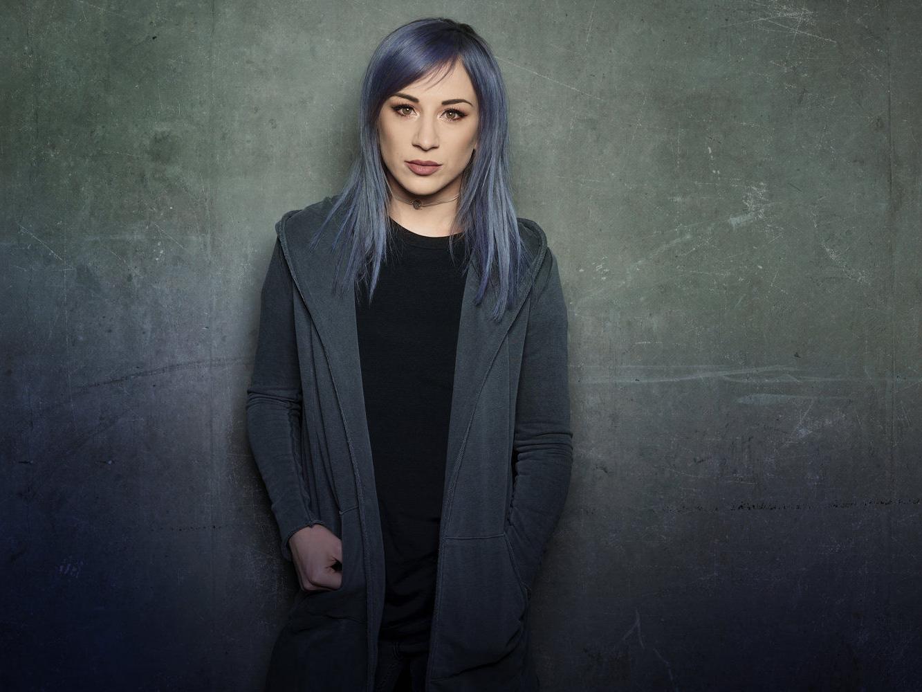 Skillet Drummer Jen Ledger Moves To Her Own Beat At Winter Jam