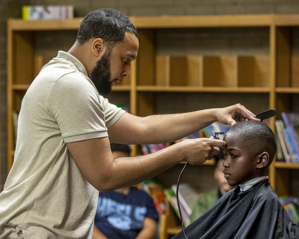 Photos Haircuts And Conversation At Vandalia Elementary