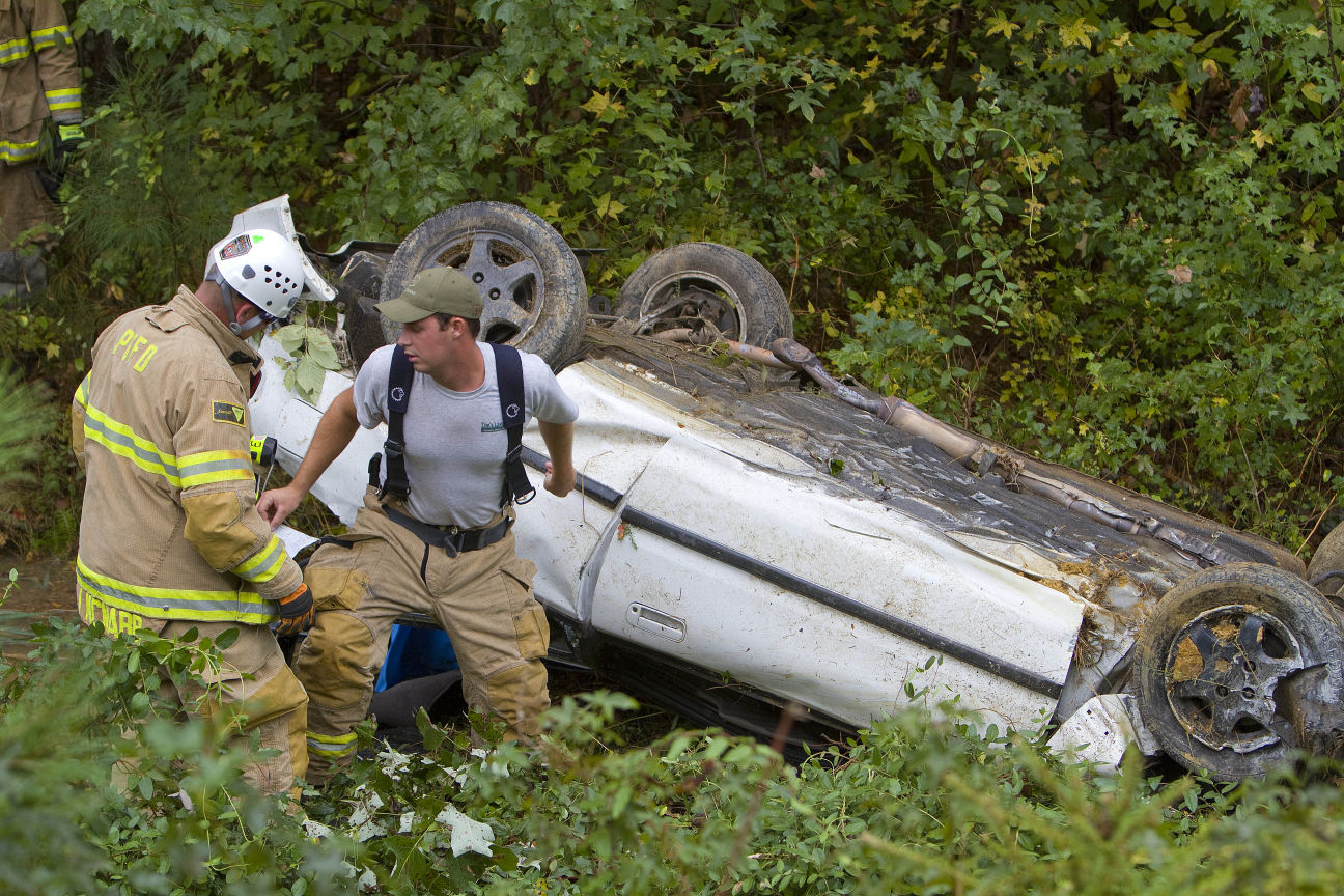 CHASE ENDS IN WRECK