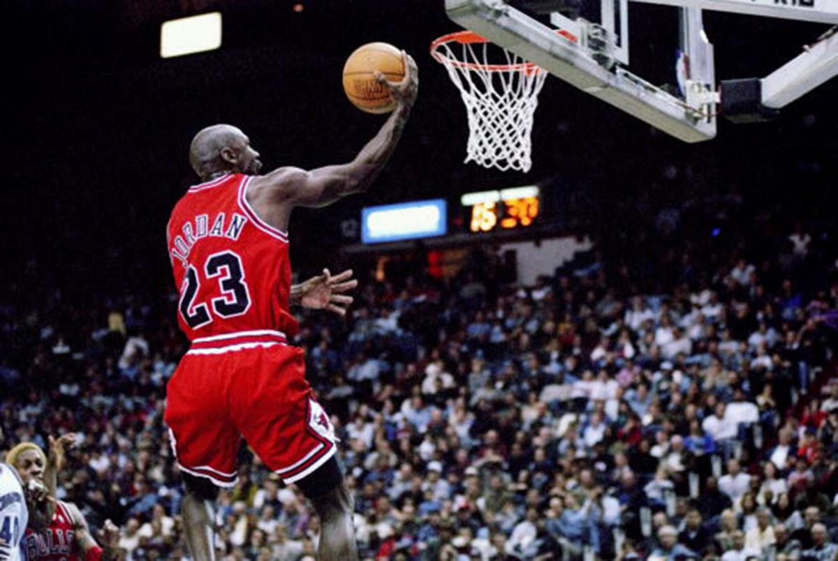 MJMondays: Michael Jordan Dunks Everything At Magic Johnson's Charity Game  - Air Jordans, Release Dates & More