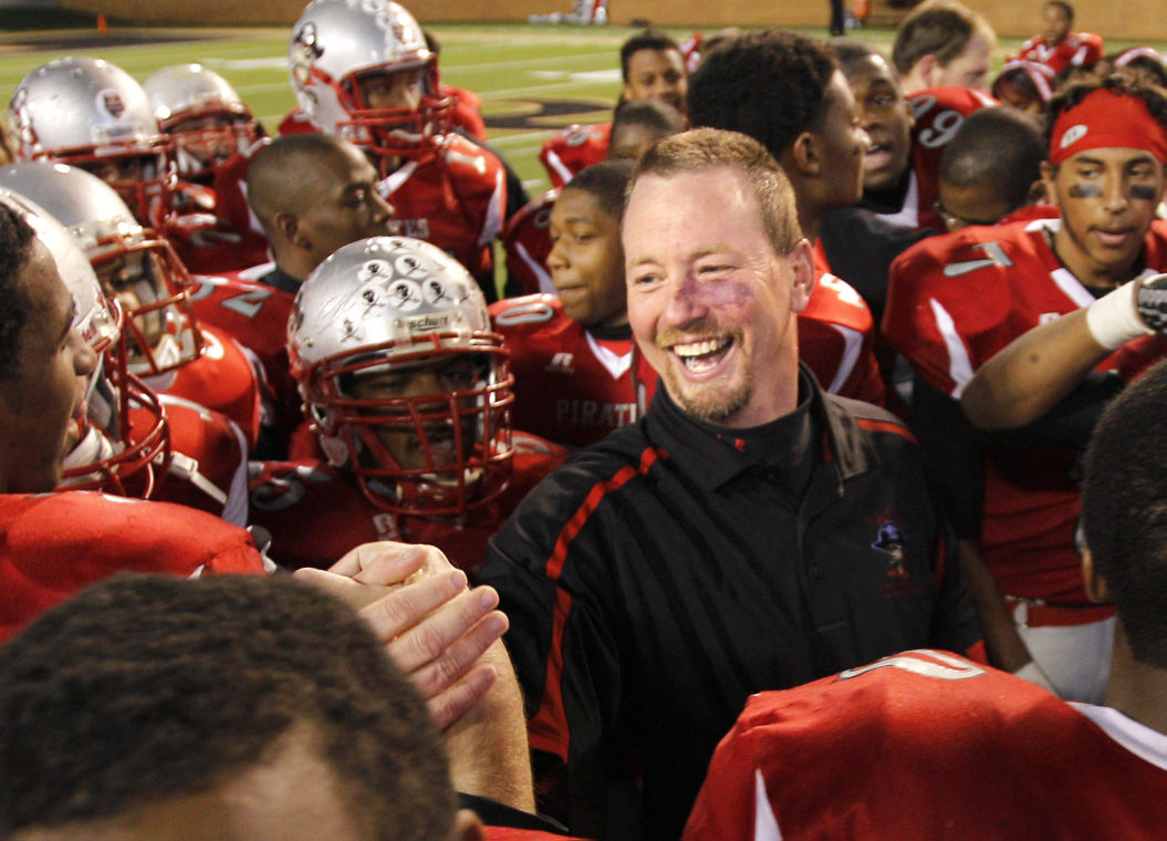 ALL_AREA_FOOTBALL_COACH_122.3