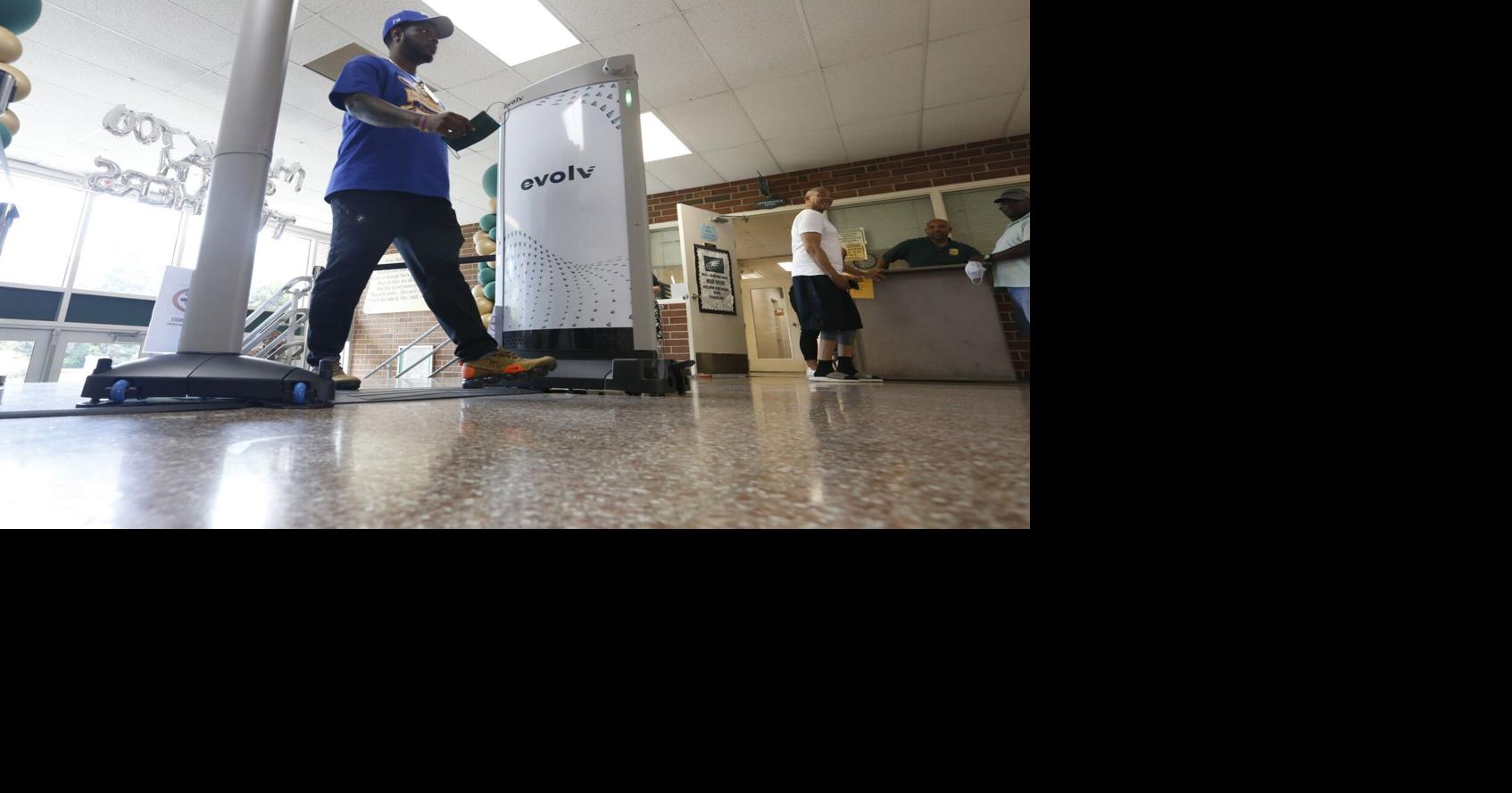 Scanners in schools: Community turns out to see how they work at Smith ...