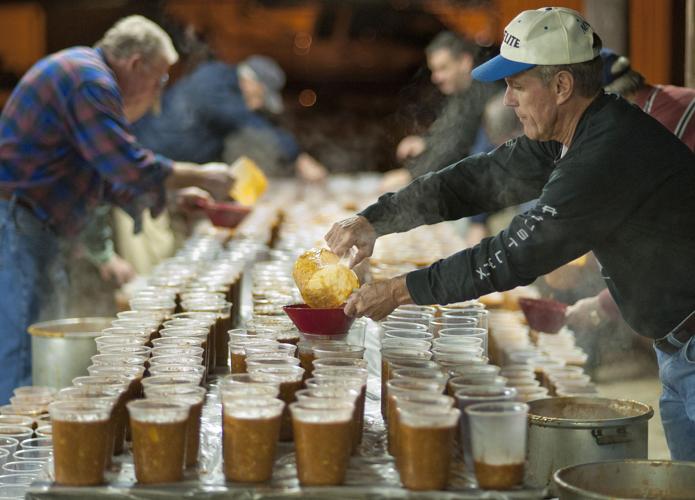AUTUMN TRADITION Making Brunswick stew brings church members together