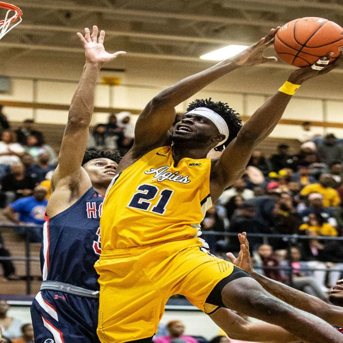 Jeff Mills Ugly Win Puts A T Atop Meac Standings With 3 Games